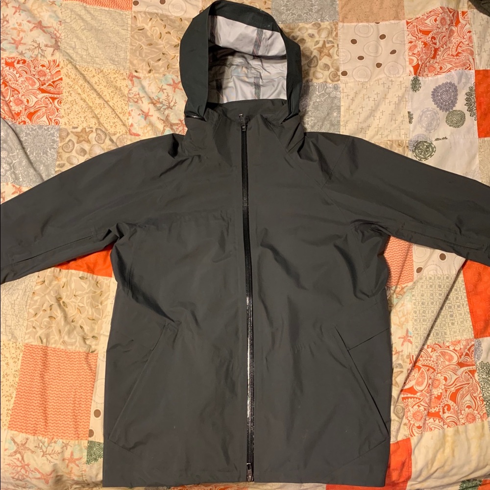 Men’s Lululemon Waterproof Rain Jacket (large)